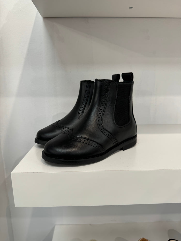 Don Louis Black Elastic Wingtip Boot