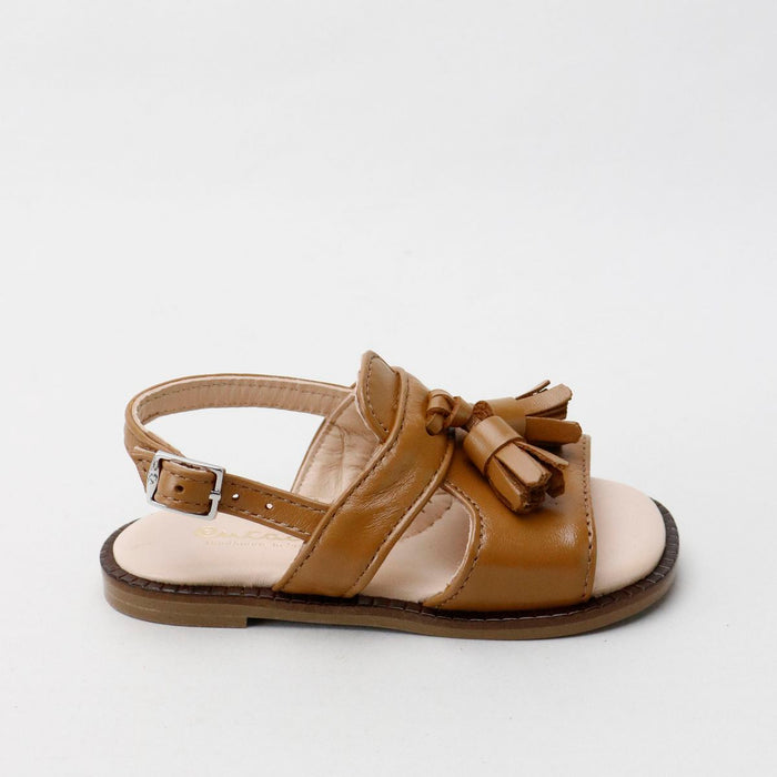 Papanatas Madera Fringe Sandal