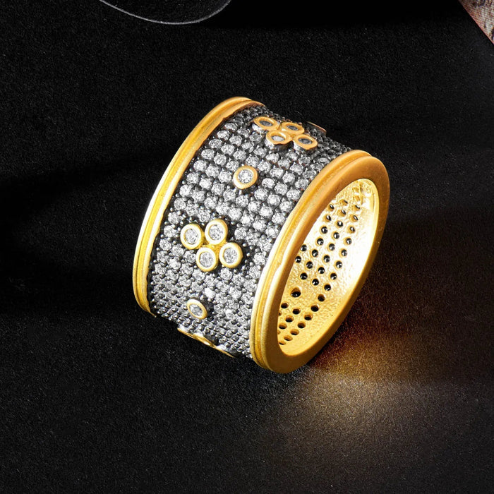 Signature Pavé Clover Wide Band Ring Signature RING